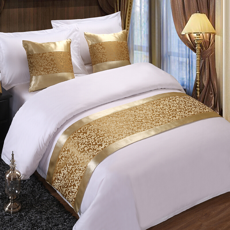 Vilson Bed Runner With Cushion Cover